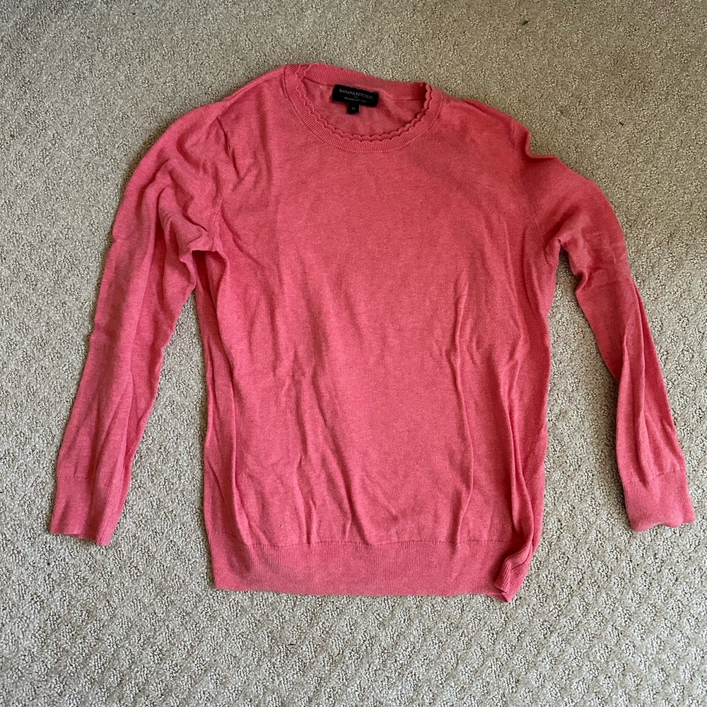 Coral pink scallop neck sweater by Banana Republic